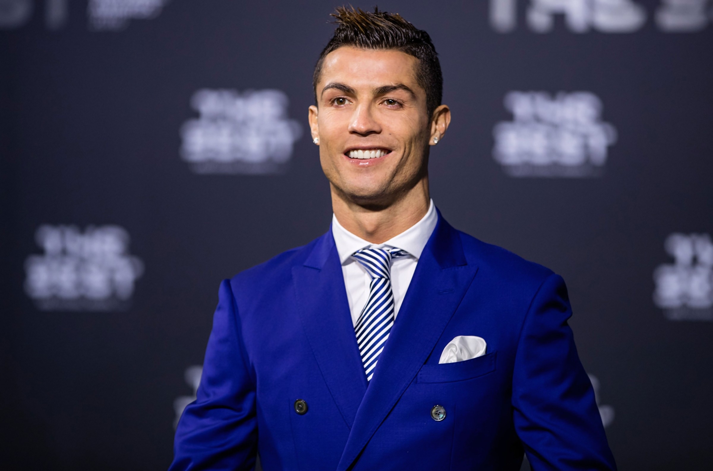 1234+ Hình Nền Ronaldo 4K ⚽ (Ngầu, Chất, Cr7 Mu, Real Madrid) Tải Miễn Phí